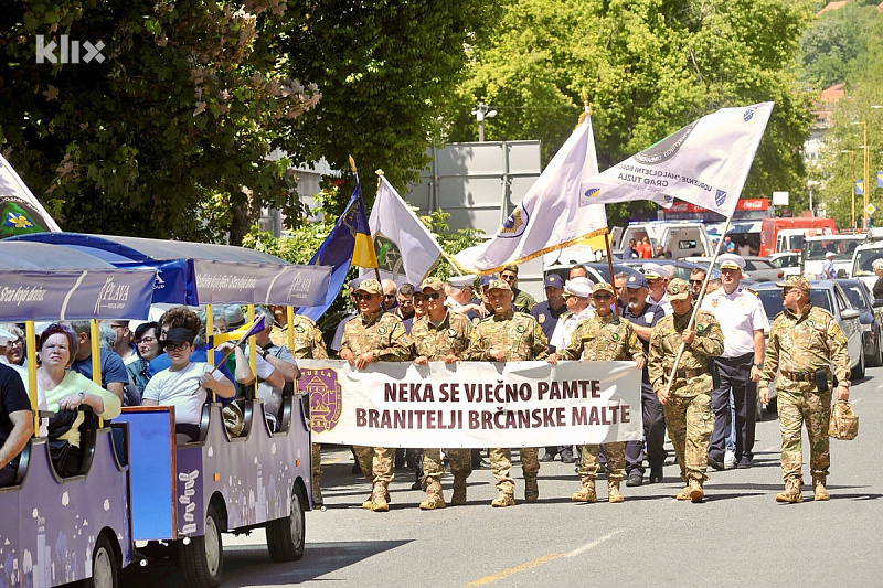 "Neka se vječno pamte branitelji Brčanske Malte" (Foto: A. K./Klix.ba)
