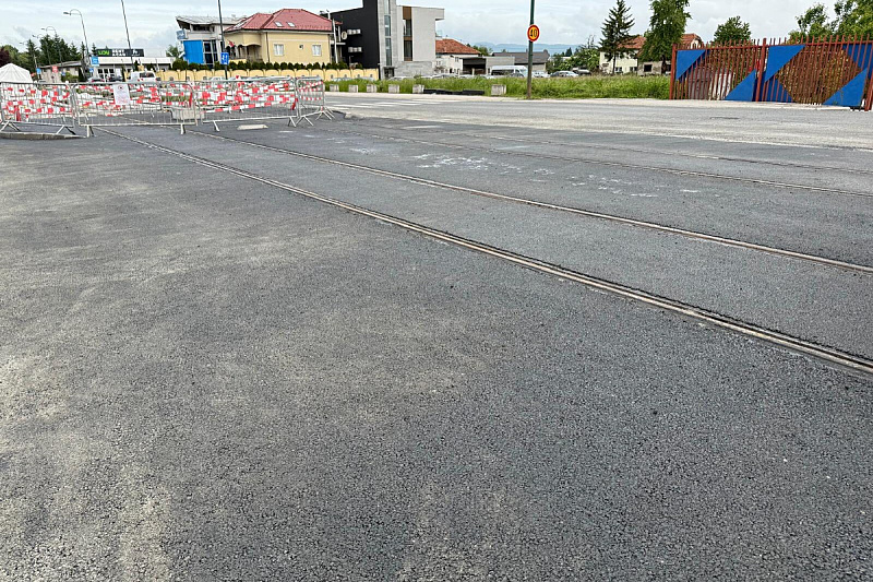 Tramvajska pruga na raskrsnici kod Bingo City Centera na Ilidži (Foto: Ministarstvo saobraćaja KS)