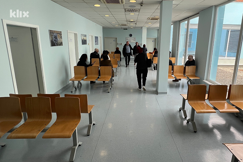 Čekaonica Odjeljenja za onkologiju i radioterapiju u Tuzli (Foto: A. K./Klix.ba)