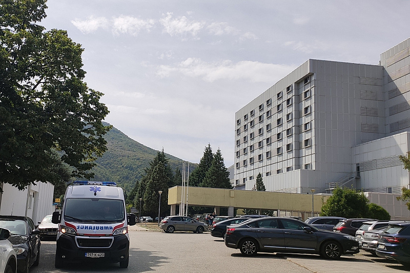 Nekoliko učenika je, nakon što su dobili simptome trovanja, smješteni u SKB Mostar
