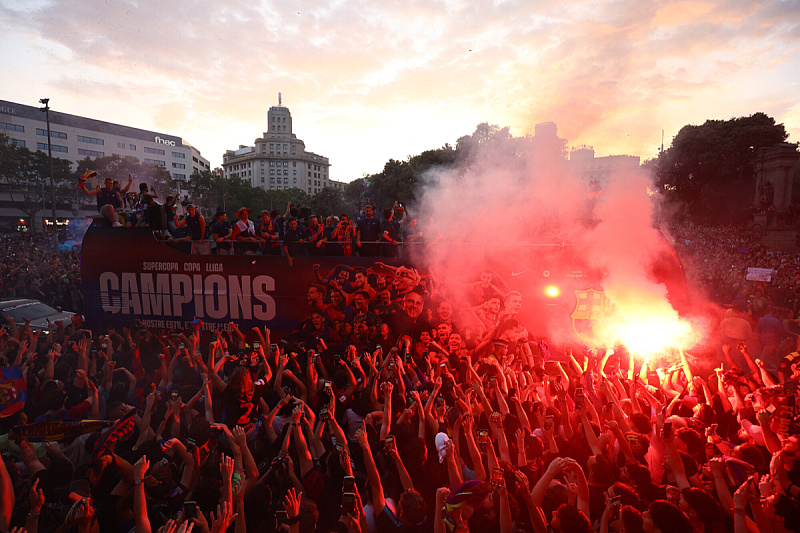 Barcelona slavi osvajanje tri trofeja (Foto: Reuters)