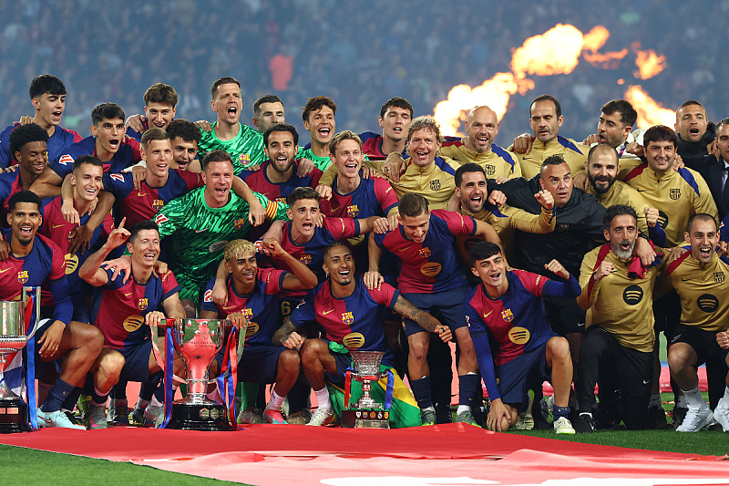 Veliko slavlje nogometaša Barcelone (Foto: Reuters)