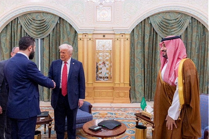 Donald Trump se sreo s Ahmedom al-Sharoom, što je bila jasna poruka Izraelu (Foto: Reuters)