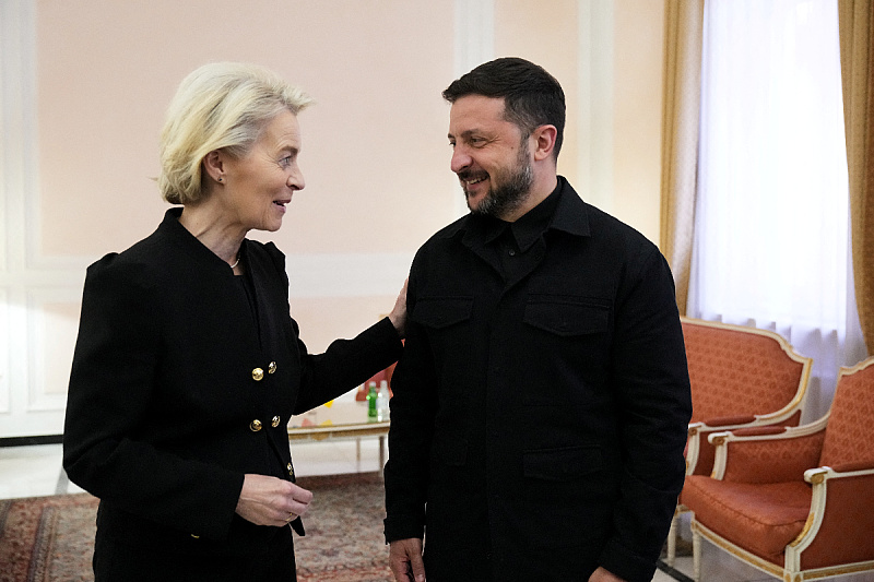Ursula von der Leyen i Volodimir Zelenski (Foto: Reuters)