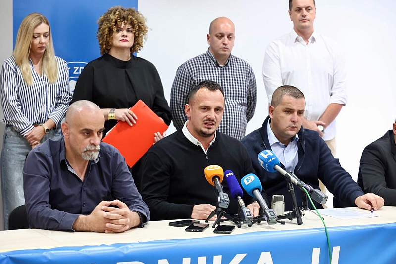 Predstavnici radnika zdravstva u KS (Foto: T. S./Klix.ba)