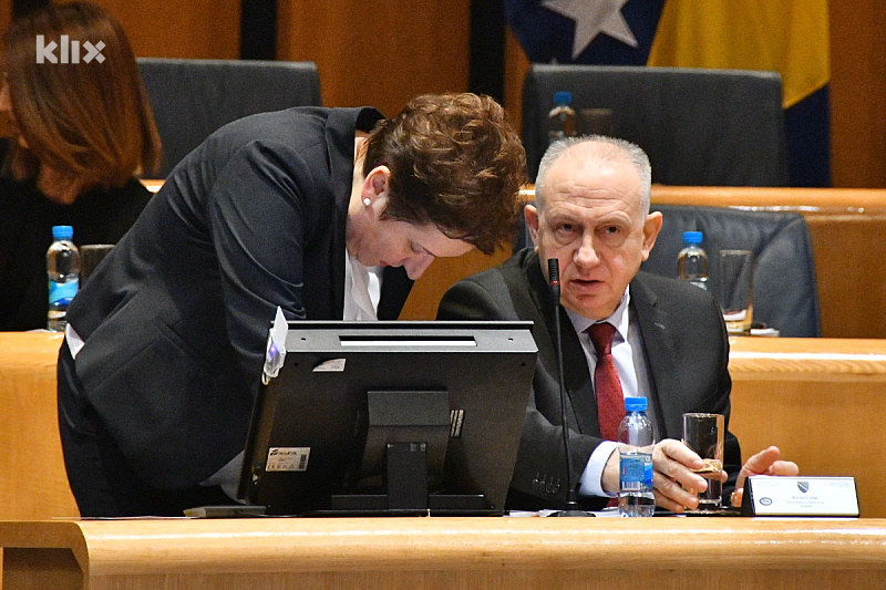 Iz "Pod lupom" kažu da je HDZ-ov prijedlog zakona loš (Foto: I. Š./Klix.ba)