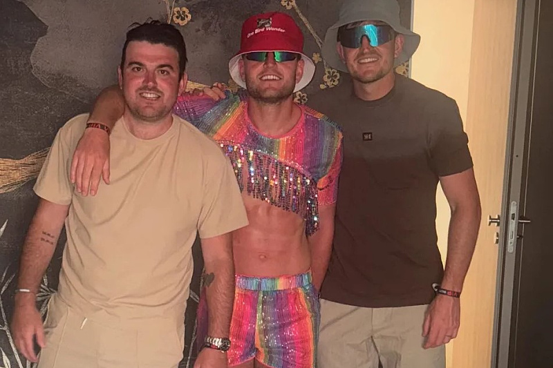 Laurence (u sredini) i Harry Maguire (desno) na Zrću (Foto: The Sun)