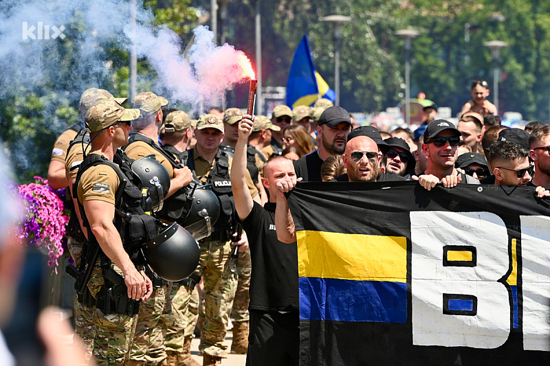Korteo BH Fanaticosa uoči utakmice sa San Marinom (Foto: V. D./Klix.ba)