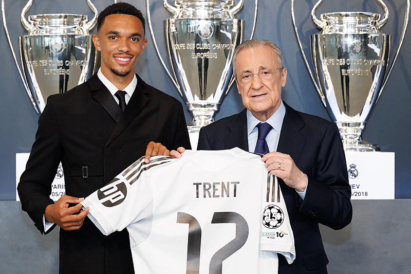 Trent Alexander-Arnold i Florentino Perez (Foto: Real Madrid)