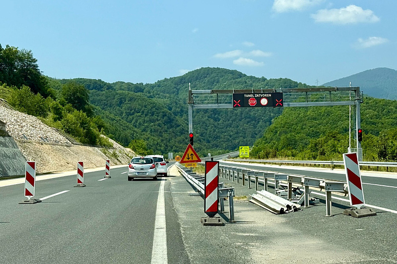 Tunel 25. novembar je također zatvoren za saobraćaj (Foto: Klix.ba)