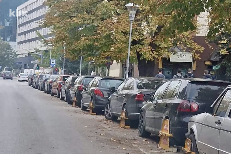 "Kandže" na automobilima u centru Tuzle