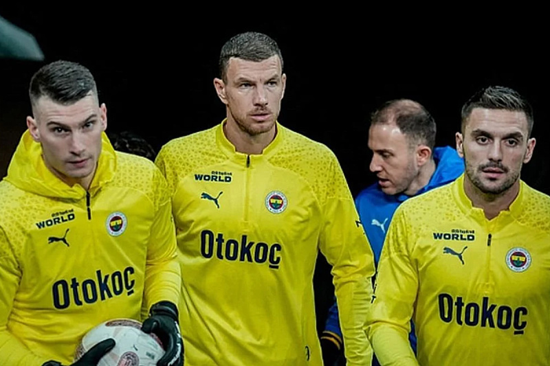 Livaković, Džeko i Tadić (Foto: Twitter)