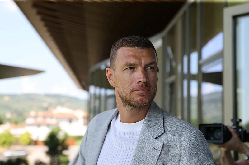 Edin Džeko stiže u Firencu (Foto: Twitter)