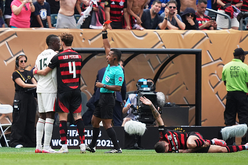 Jacksonov pogibeljan start na rivala zgrozio je sve (Foto: Reuters)