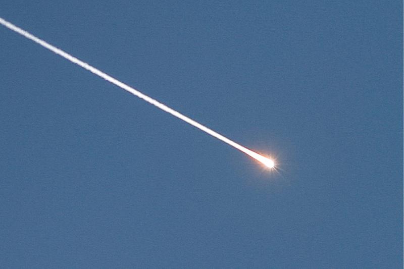 Iranska raketa leti prema jugu Izraela (Foto: Reuters)