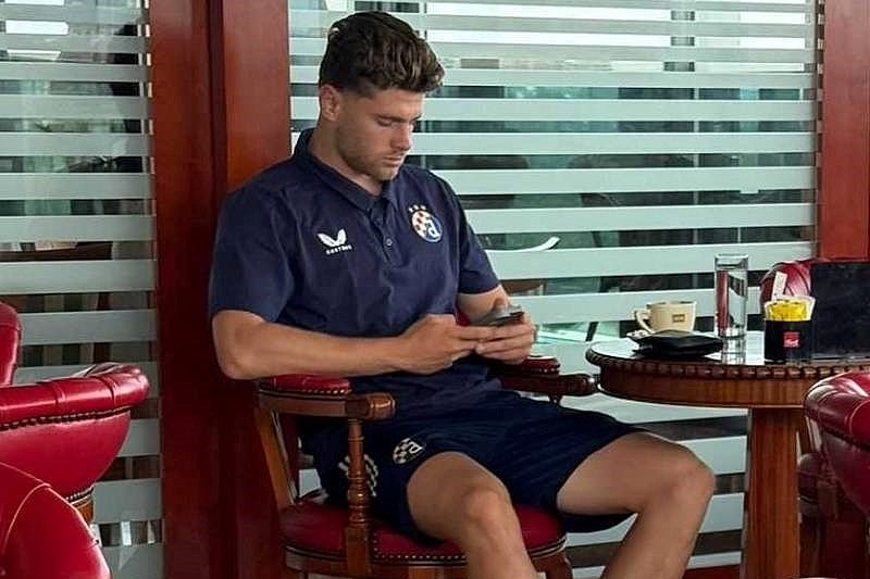 Moris Valinčić u majici Dinama stigao na ljekarski pregled (Foto: Index.hr)