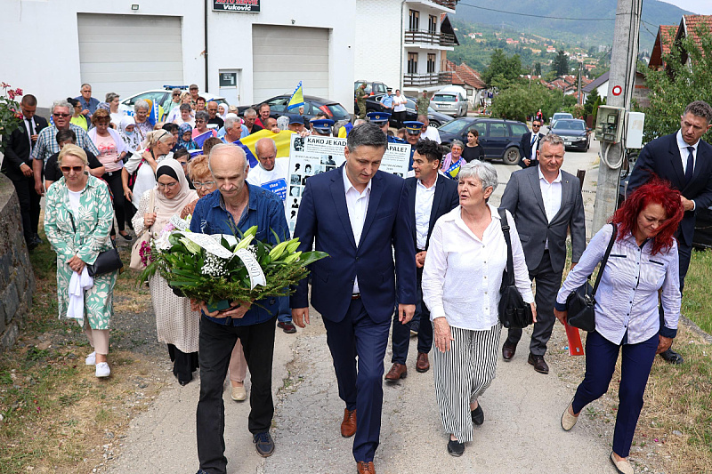 Bećirović na komemoraciji povodom 33. godišnjice zločina poznatog kao "živa lomača"