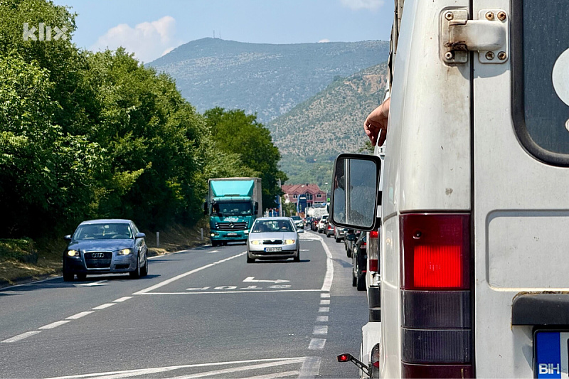 Gužve na ulazu u Mostar (Foto: Klix.ba)