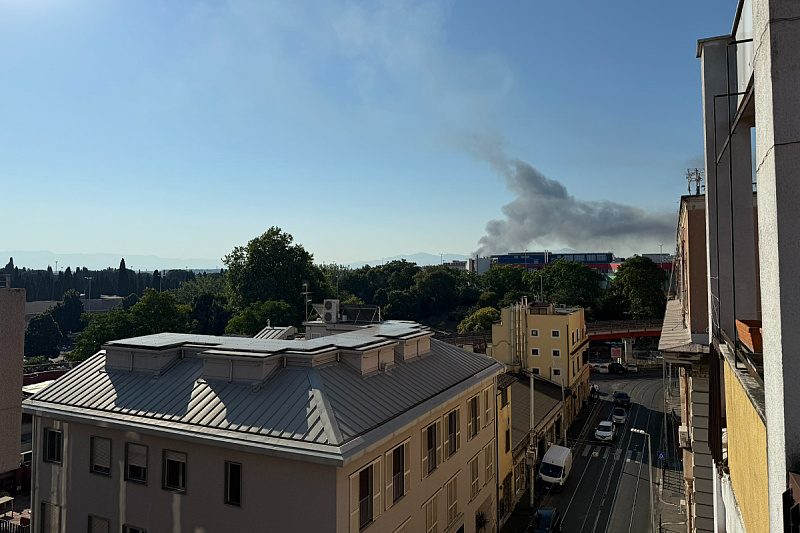 Dim iznad benzinske stanice u Rimu (Foto: X)