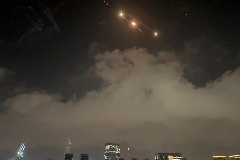 Iranske rakete iznad Tel Aviva (Foto: Reuters)