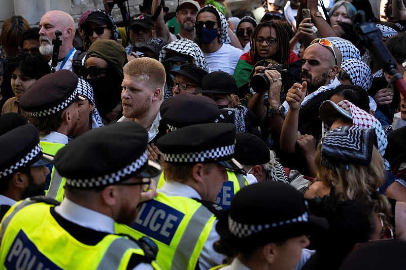 Hapšenje pristalica grupe Palestine Action (Foto: Reuters)