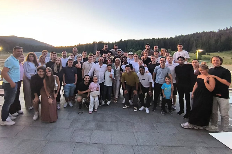 Željini igrači s porodicama na Igmanu (Foto: FK Željezničar)