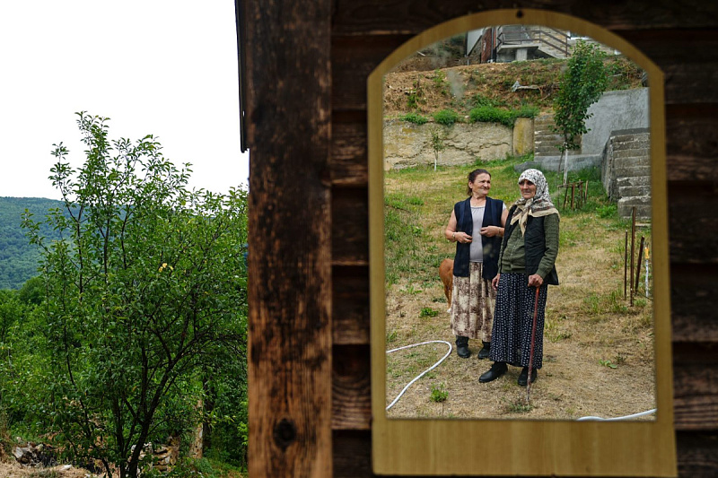 Aiša Begić i Fata Gurdić u selu Radovčići (Foto: Detektor)