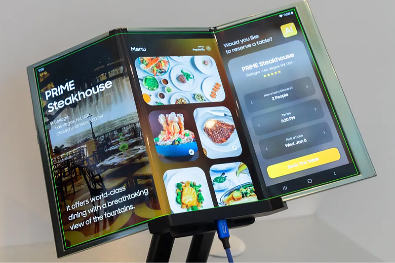 Samsung sa trostruko preklopnim ekranom