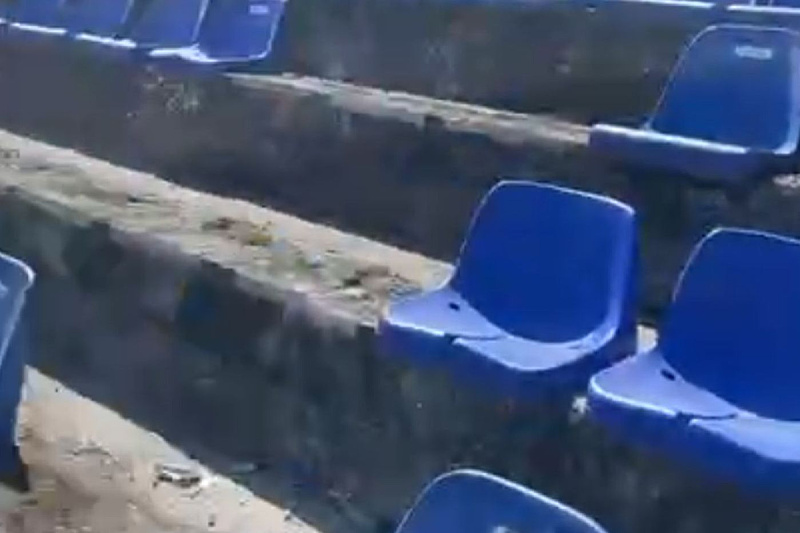 Počelo uklanjanje stolica s juga Grbavice (Foto: Screenshot)