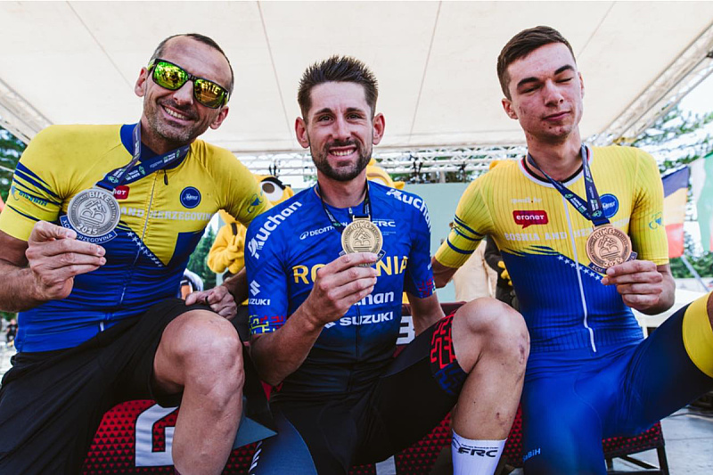 S podijuma dva dresa BiH s medaljama