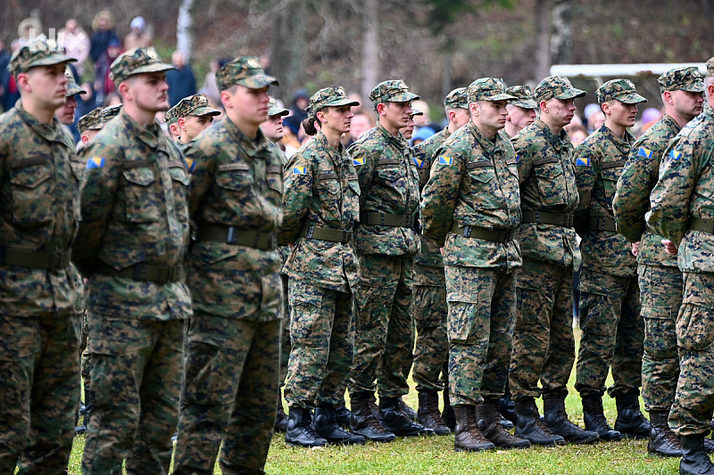 Inženjeri, ljekari i mašinci će moći direktno ući u službu (Foto: V. D./Klix.ba)