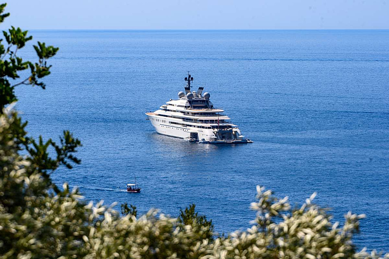 Jahta kraj Lokruma (Foto: Ivan Pozniak/DuList)