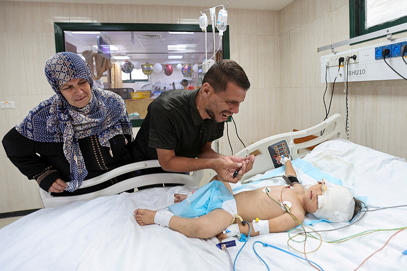 Dijete ranjeno u izraelskom genocidu (Foto: Reuters)