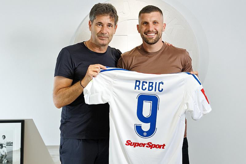 Rebić predstavljen u Splitu (Foto: Hajduk)