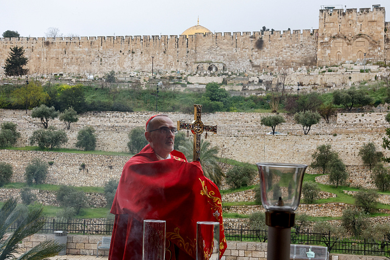 Christians in Jerusalem prepare resistance: After Israeli blockade, believers say it's time for rebellion.