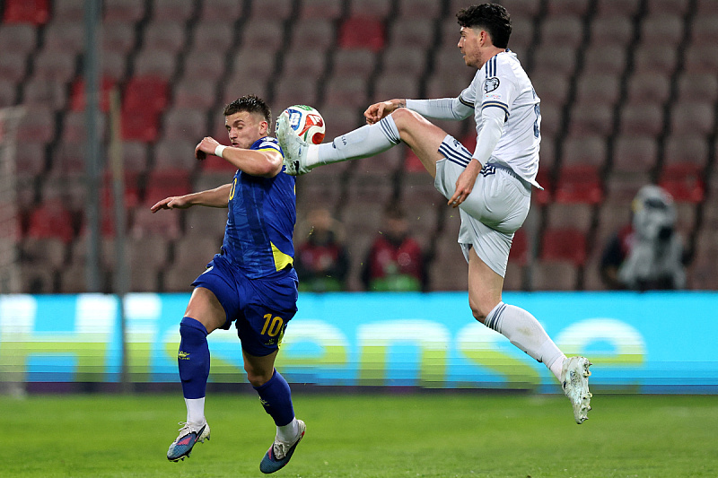 Despite a desperate match in Zenica: Barcelona wants Bastoni, and the Italian has no objections either.