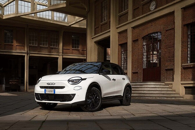 Fiat 600 gets a turbo engine with a chain and manual transmission.