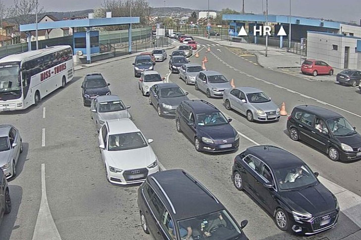Kilometer-long queues at border crossings with Croatia, with waits of up to five hours in some places.