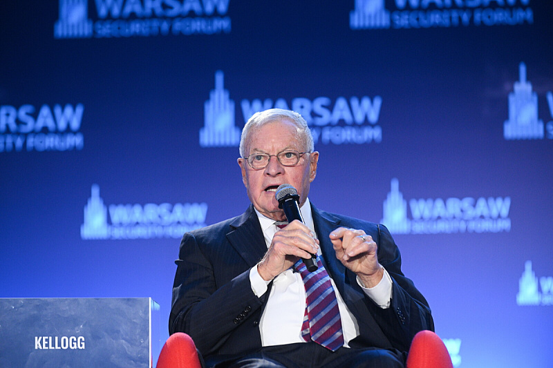 A close associate of Donald Trump has proposed forming a "new NATO" that would include Ukraine.