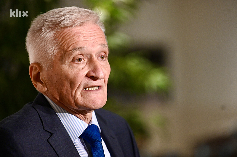 The new emergency session of the House of Peoples of Bosnia and Herzegovina is doomed to fail, Špirić has already announced that SNSD delegates will not attend.