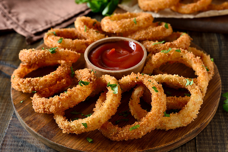 How to make onion rings at home taste like they're from a restaurant: Here's the secret