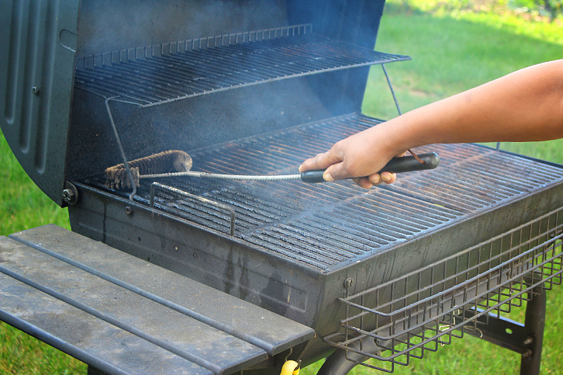 Quick and efficient: Remove grease from the grill with these simple tricks