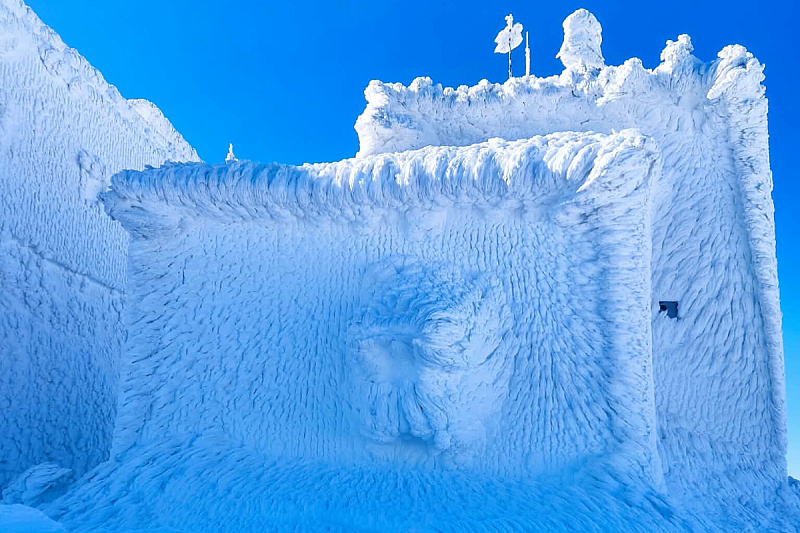 Unspoiled scenes from the top of Bjelašnica: Azure "bathed" three meters of snow
