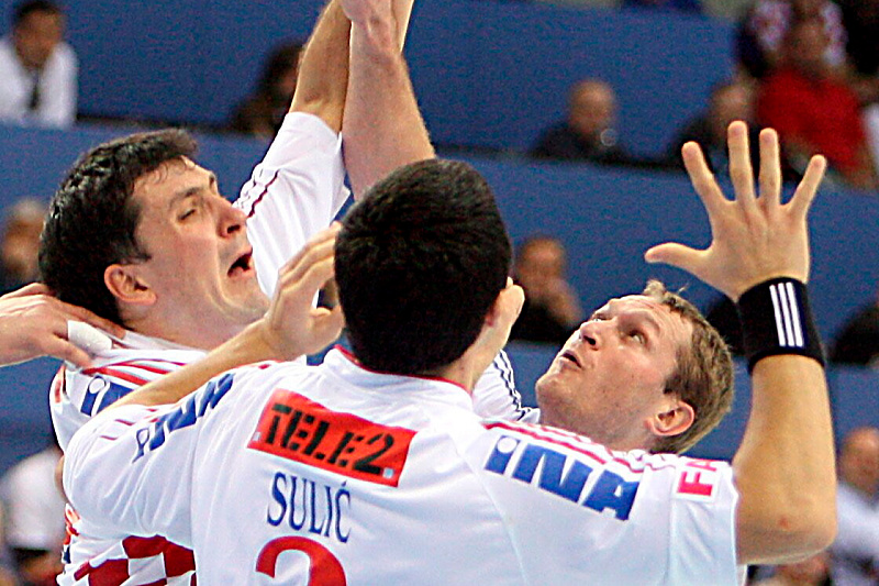 Shock in the handball world: Legendary player found dead in hotel room, club bids farewell with emotional message.