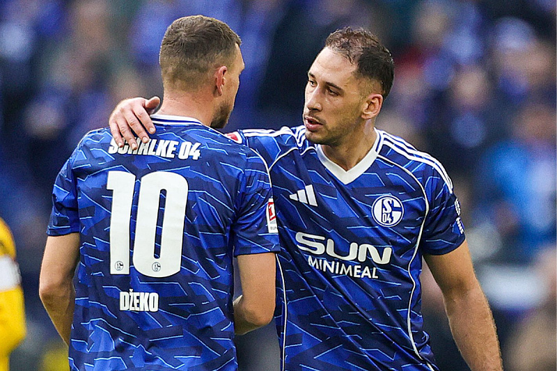 Shock for Schalke! Nikola Katić injured his knee, likely ending his season.