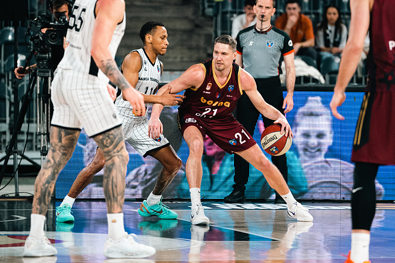 Live / Cluj - Bosnia 41:38: Halftime in Romania, everything is open from the start of the match