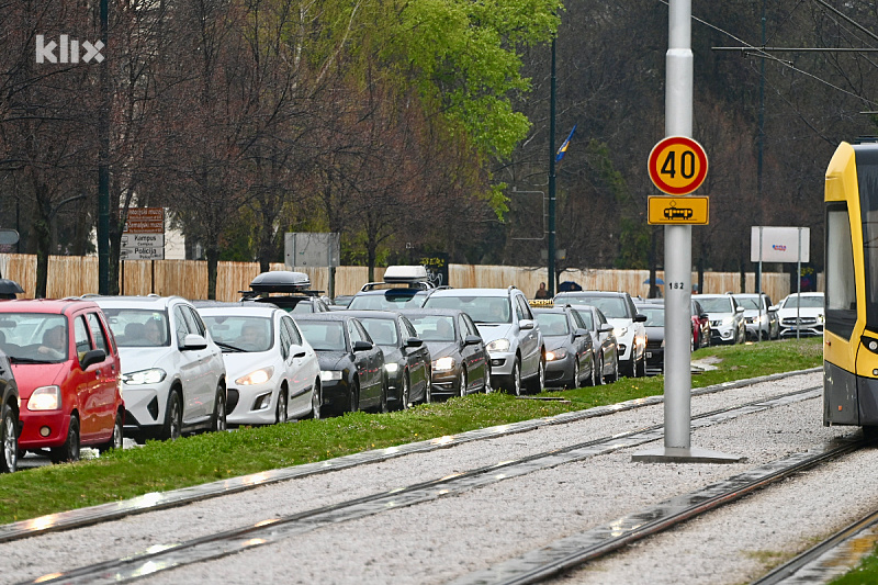 Road conditions in Bosnia and Herzegovina: The Tuzla-Bijeljina main road remains closed due to extensive damage.