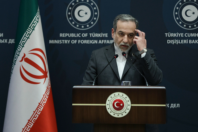 Mediators are pushing America and Iran to the negotiating table, discussing a 45-day ceasefire.