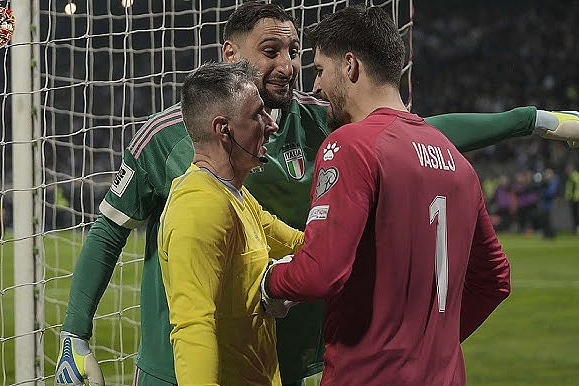 Vasilj explained what happened with Donnarumma: It was the first time something like this happened to me, I asked the referee for a card.