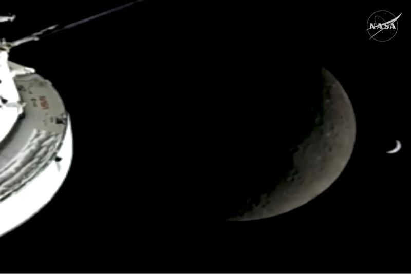 The Artemis II spacecraft lost signal with NASA's Houston center.